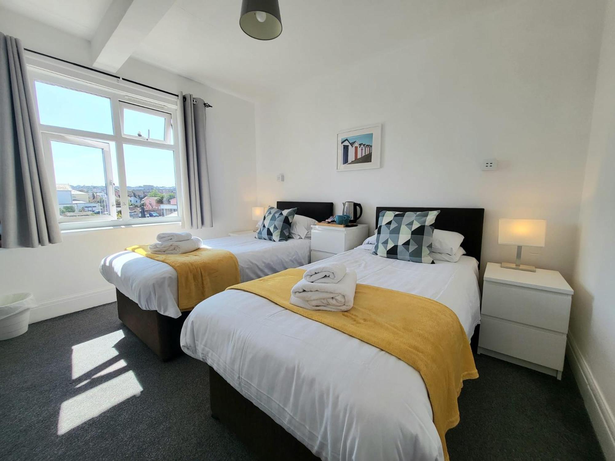 Beach Hotel Torbay B&B 페인턴 외부 사진